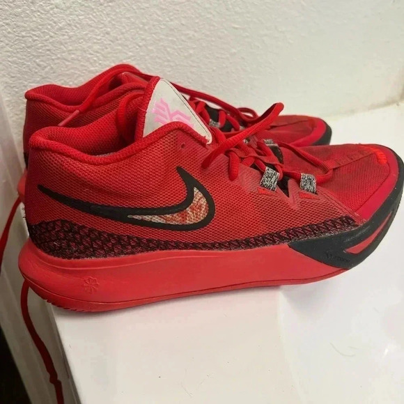 Nikes, red size 8 men’s - Picture 5 of 8